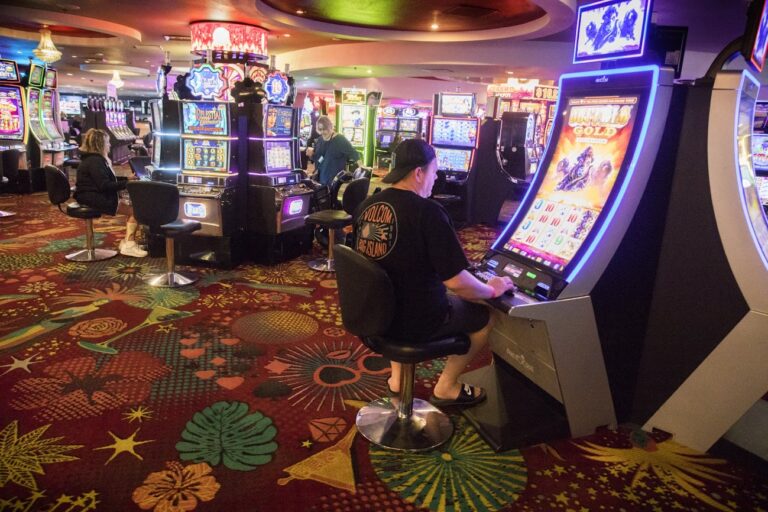 What Makes a Slot Gacor? High-Payout Slots in Online Casinos